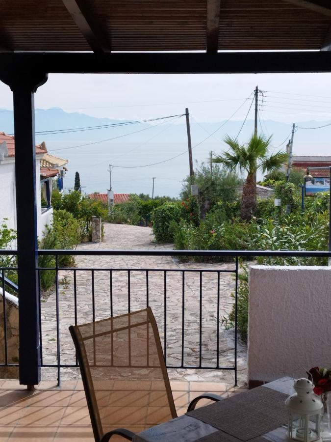 Takis Haikos House Two Minutes Walk To The Beach Peroulia Vounária Dış mekan fotoğraf